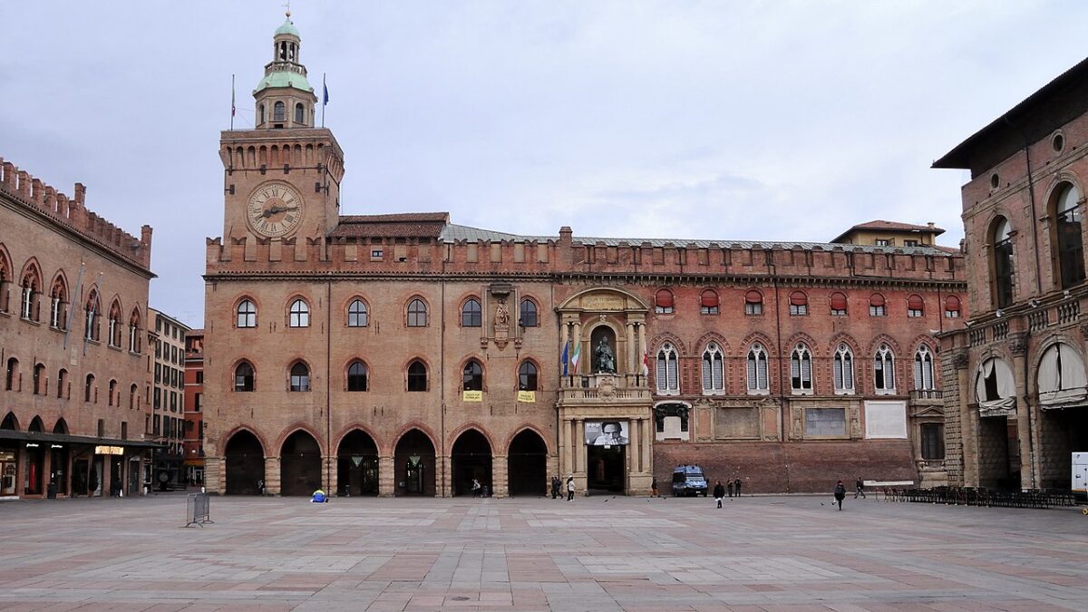 Bologna, Italy - Travel Guide
